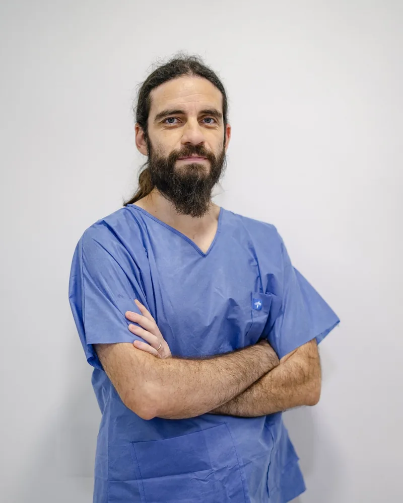 Dr. José Montes Carmona, cirujano maxilofacial en Santa Clara Salud Dental (Sevilla)