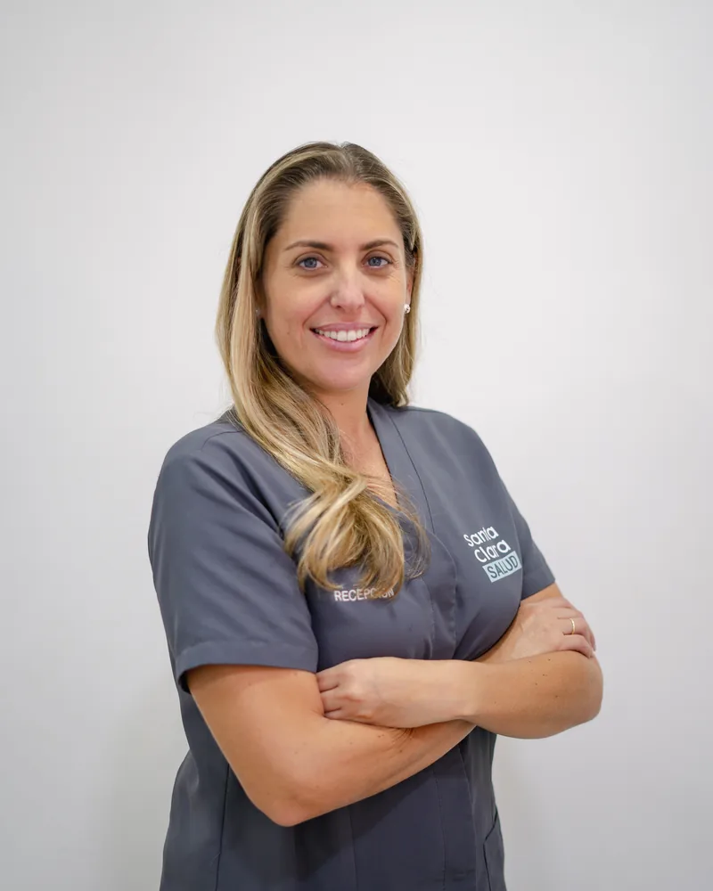 Mariló Díaz González, recepción en Santa Clara Salud Dental (Sevilla)